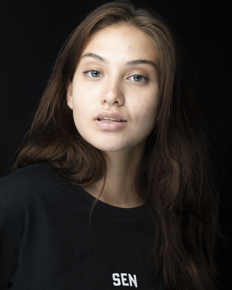 imgi_9_photo-1601412436016-2cde285e3aad